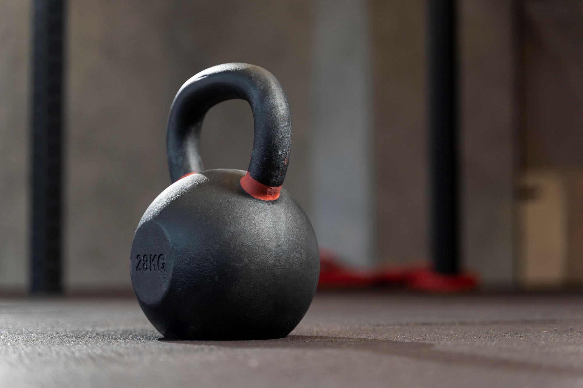 Shaping muscles with the help of kettlebells