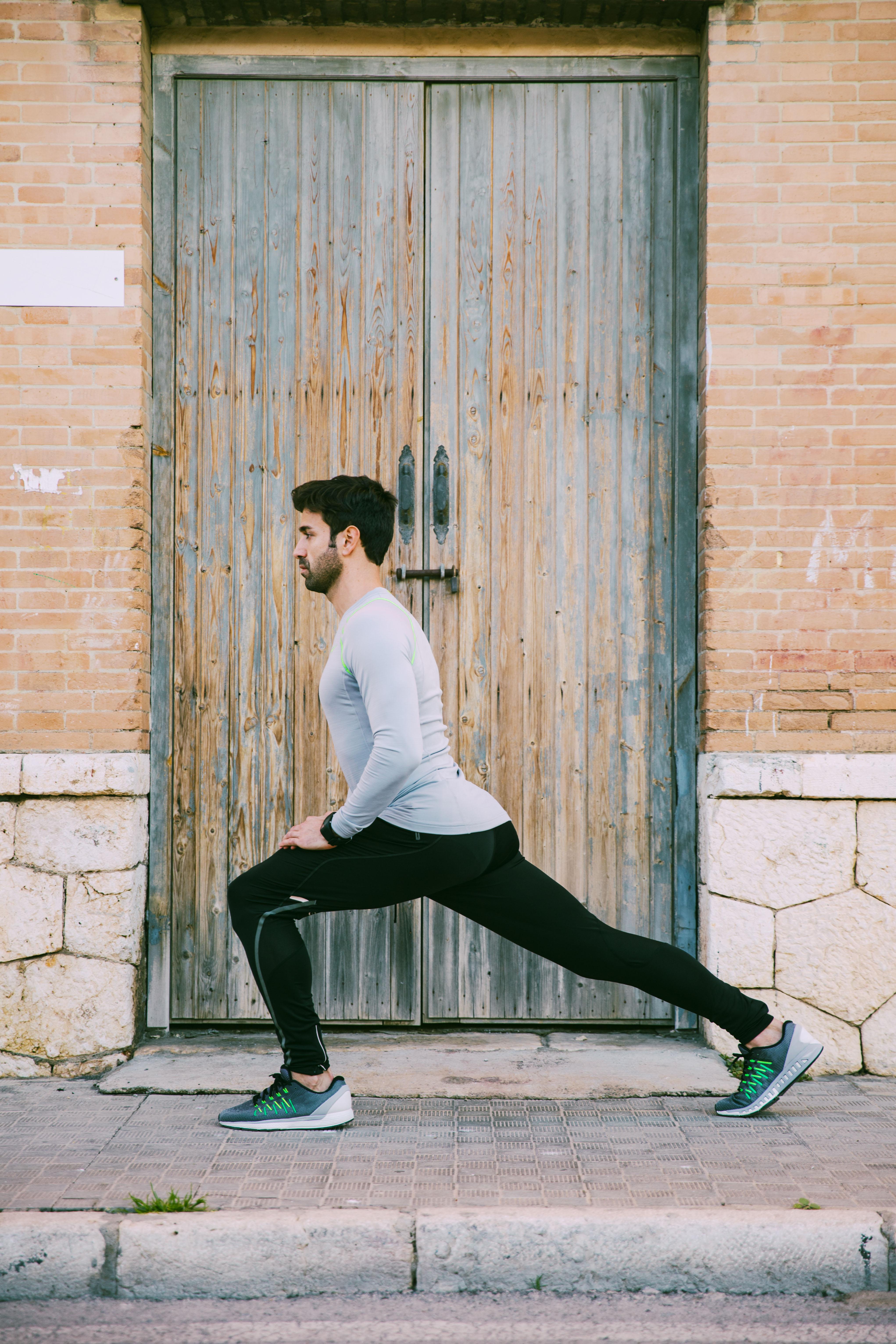 Standing lunge - Just the right thing for leg strength